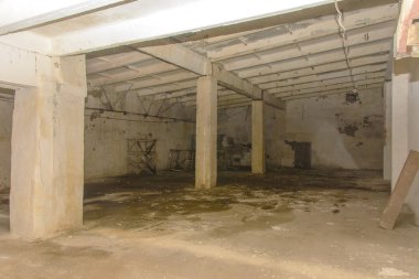 Sebze harap ve terk edilmiş depolama Oda. 