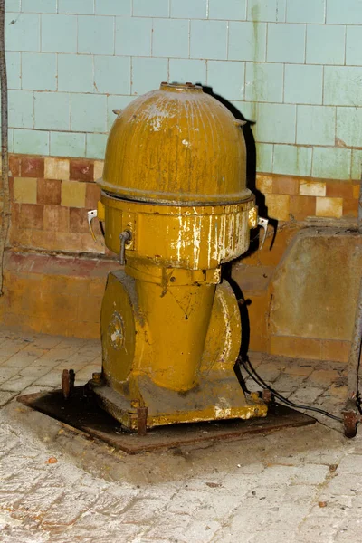 Equipo Viejo Desmantelado Oxidado Para Producción Queso Una Fábrica Abandonada —  Fotos de Stock