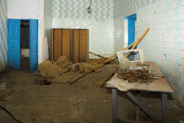 Bir ab süt üretimi eski paslı ve demonte için donatım