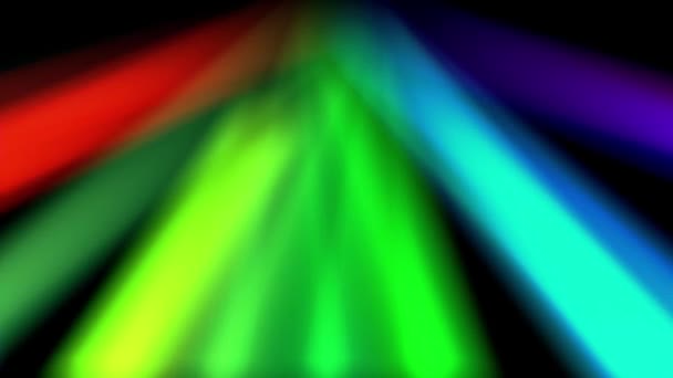Веселковий колір ліній витоку світла, що рухаються в чорному просторі Нова якість універсального руху динамічний анімований барвистий радісний танцювальний музичний відеозапис петлі — стокове відео