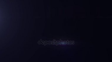 Yatay hareketli kırmızı mavi ışıklar optik lens parlak animasyon sanat arka plan animasyon fişekleri - yeni kalite doğal aydınlatma lamba parlak etkisi dinamik renkli tatil parlak video görüntüleri ışınları