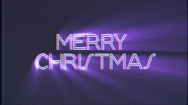 Блестящий MERRY CHRISTMAS текст слова фиолетовый свет лучи, движущиеся на старых VHS ленты ретро-эффект ТВ экран анимации фон бесшовный цикл - новое качество универсальный ретро винтажный красочный мотивационный видео — стоковое видео