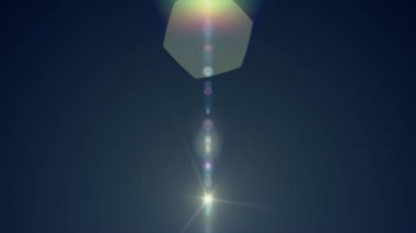 Dikey hareketli ışık optik lens arka plan parlak animasyon sanat fişekleri - yeni kalite doğal aydınlatma lambası etkisi dinamik renkli parlak video görüntüleri ışınları