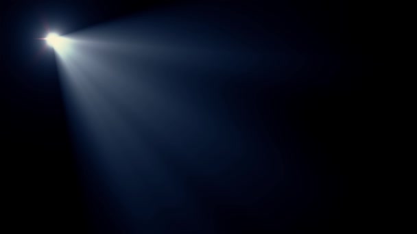 Diagonální modré spotlight shine blikání světla optické čočky světlice lesklé animace umění pozadí - nové kvalitní přirozené osvětlení lampy paprsky efekt dynamické barevné světlé video záběrů — Stock video