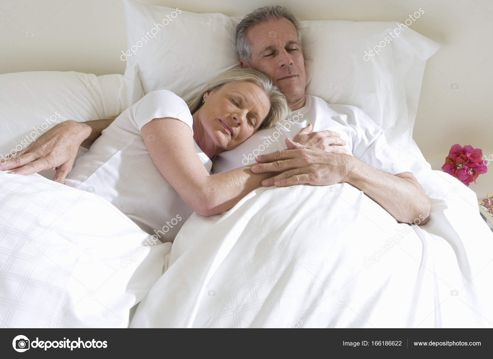 mature couple inbed Mature couple inbed