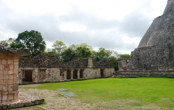 Uxmal mayan ruins Pyramide culture mexico Yucatan — Stock Photo, Image