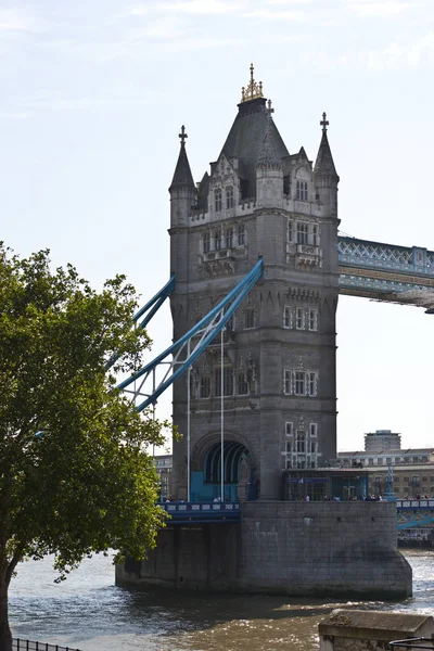 Londra Kule Köprüsü