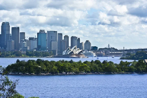 Sydney Opera Binası