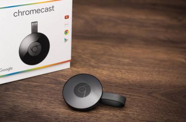 Viyana, Avusturya, 09 Kasım 2015: Google Chromecast HDMI-Dongl
