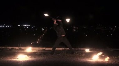 Fireshow şehir arka plan üzerinde