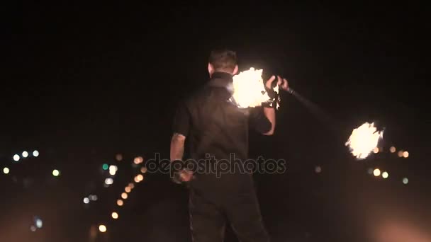 Fireshow sur fond de ville — Video