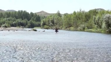 Bir adamla wakeboard.