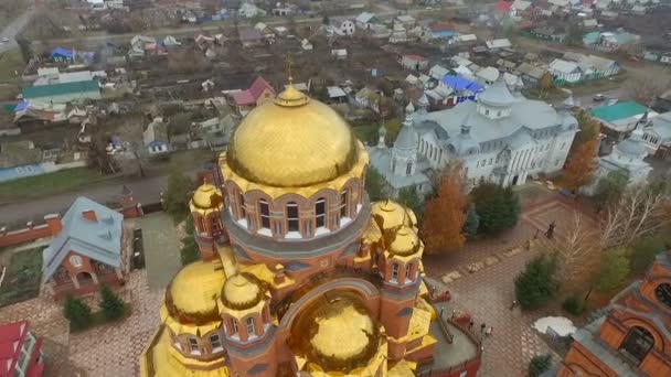 Foto aérea del Convento de la Santísima Trinidad de la Misericordia. Saraktash. Rusia . — Vídeo de stock