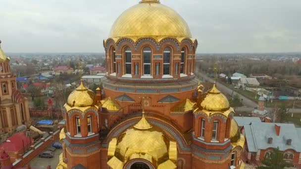 Antenn skott av Heliga Treenighetens kloster av barmhärtighet. Saraktash. Ryssland. — Stockvideo