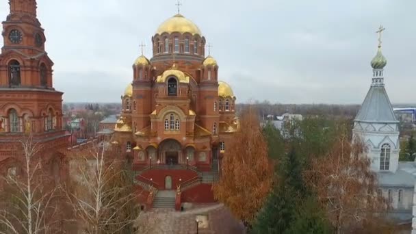 Foto aérea del Convento de la Santísima Trinidad de la Misericordia. Saraktash. Rusia . — Vídeos de Stock
