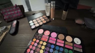 Kozmetik ve tuvalet malzemeleri.