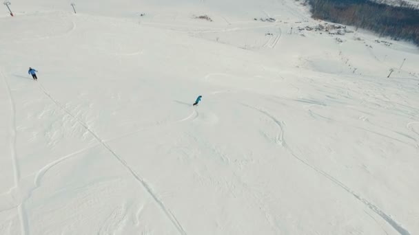 随心所欲的滑雪板。空中拍摄. — 图库视频影像
