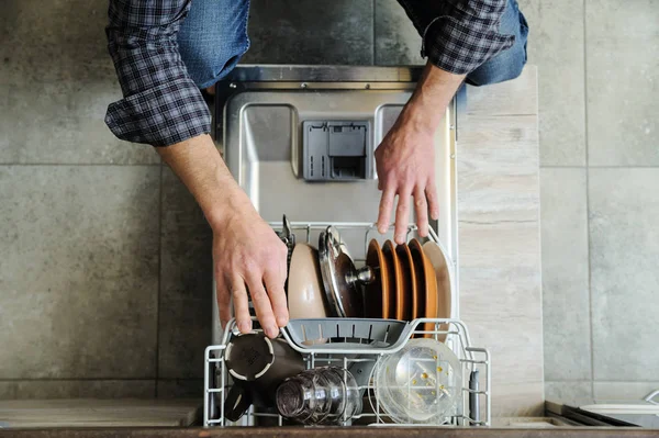 The man in the kitchen. — Stock Photo, Image