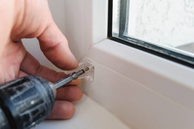 Ahşap jaluzi yükleme.