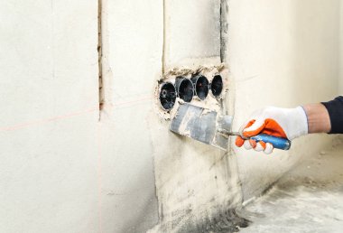 Elektrik soketi kutusu yükleme.