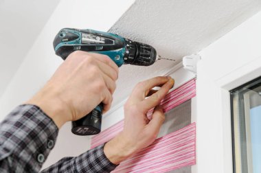 Kumaş stor perde yükleme.