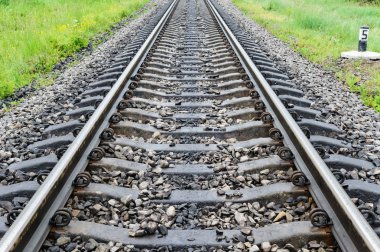 Tren yolu mesafe içine.