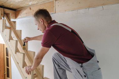 Lackering çalışıyor.