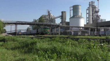 Yolcu treni hareket ediyor.