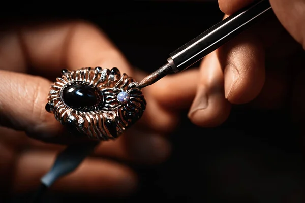 Řemesla šperky tvorba. — Stock fotografie