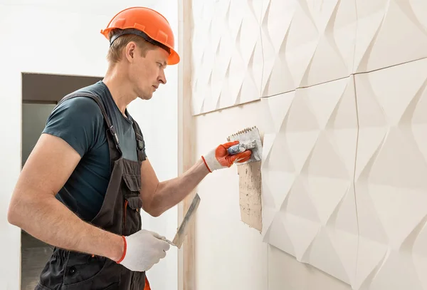 Installation Gypsum Panel Worker Applying Adhesive Wall Attach Gypsum Tile — Stock Photo, Image