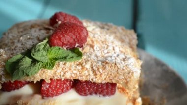 Tarçın ile Ahududu milföy