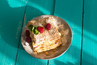 Ahududu ile puf böreği, milföy