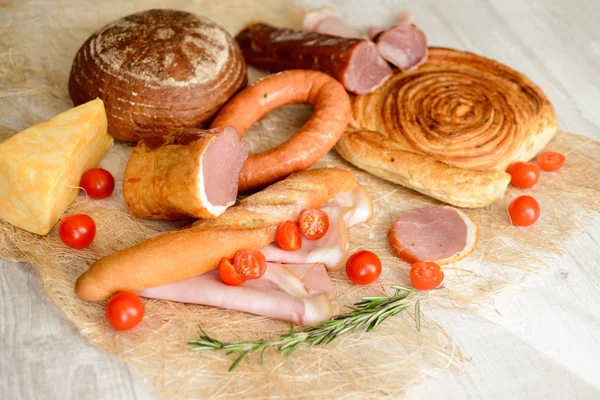 Auswahl an frischem Gemüse und Fleisch für eine gesunde Ernährung — Stockfoto