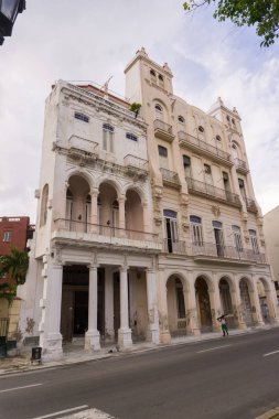 şehir merkezinde eski sokak havana