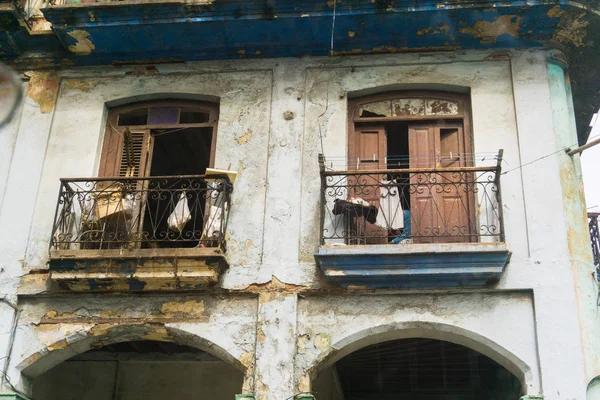 şehir merkezinde eski sokak havana