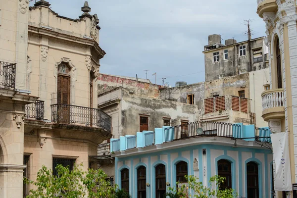 Gamla gatan i centrala Havanna — Stockfoto