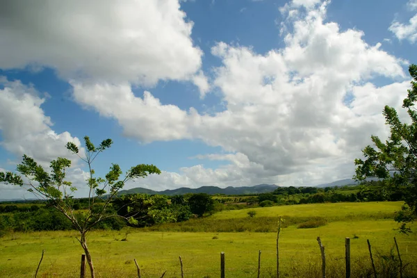The view is beautiful landscape of green hills in Cuba — Stock Photo, Image
