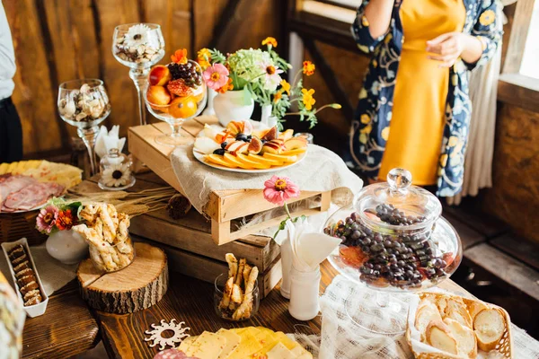 Bellissimo matrimonio decorazione autunno matrimonio in colori arancio — Foto Stock