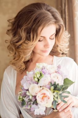 Sabahları Bornozlu gelin