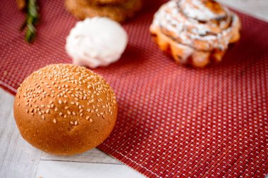 topuz ile susam ahşap tablo