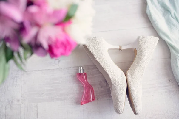 Parfume White Shoes — Stock Photo, Image