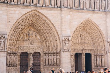 Notre Dame Katedrali Merkez cephesi, Ulusal Katedral, Fransa Anıtı. gotik mimari.