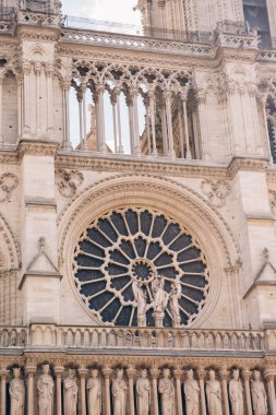 Notre Dame Katedrali Merkez cephesi, Ulusal Katedral, Fransa Anıtı. gotik mimari.