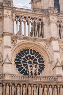 Notre Dame Katedrali Merkez cephesi, Ulusal Katedral, Fransa Anıtı. gotik mimari.