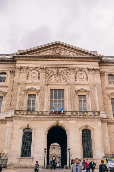 Louvre Paříži Zamračený Den — Stock fotografie