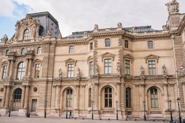Louvre Paříži Zamračený Den — Stock fotografie