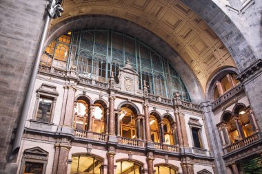 Ünlü Antwerp Merkez Tren İstasyonu, Belçika