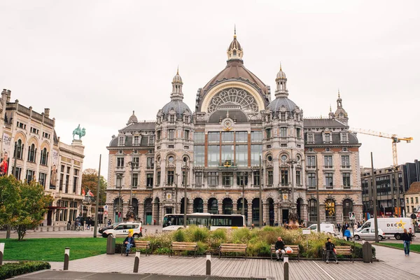 Бельгии Отреставрирован Фасад Знаменитого Центрального Железнодорожного Вокзала — стоковое фото