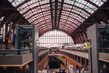 Ünlü Antwerp Merkez Tren İstasyonu, Belçika