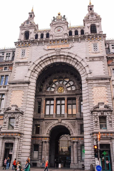 Відновлений Фасад Знаменитого Центрального Залізничного Вокзалу Антверпен Бельгія — стокове фото